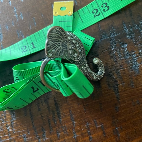 Vintage antique elephant jeweled ring size 8 - Picture 6 of 9